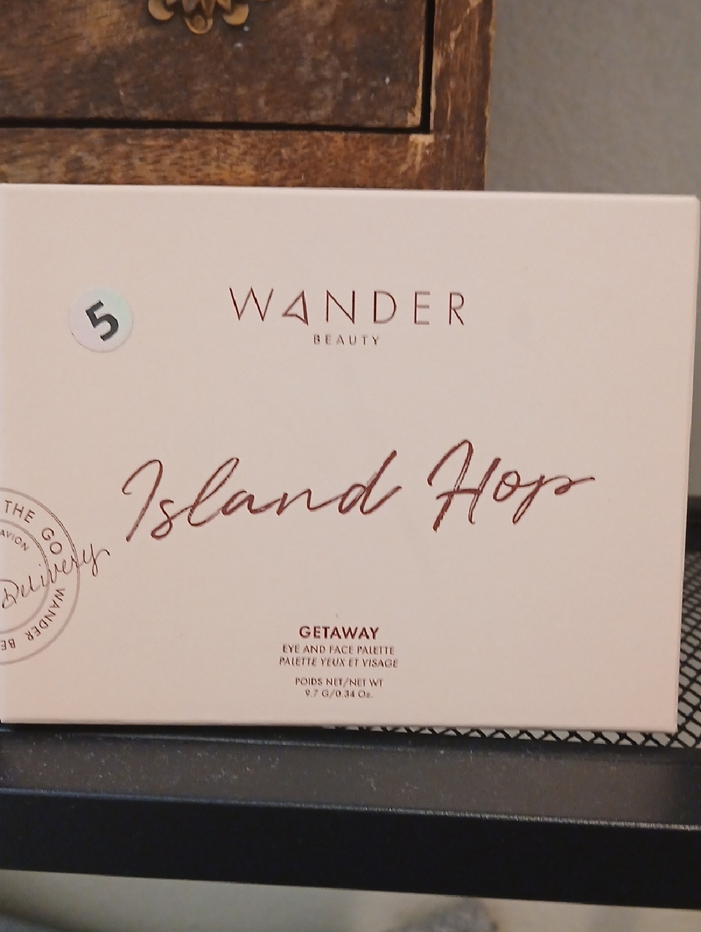 Wander Beauty Island Hop Getaway Eyeshadow And Blush Palette